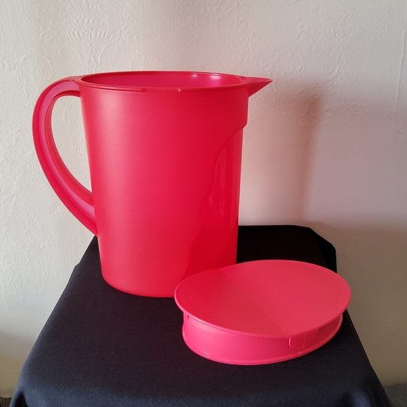 Tupperware Pitcher - Picture 2 of 2